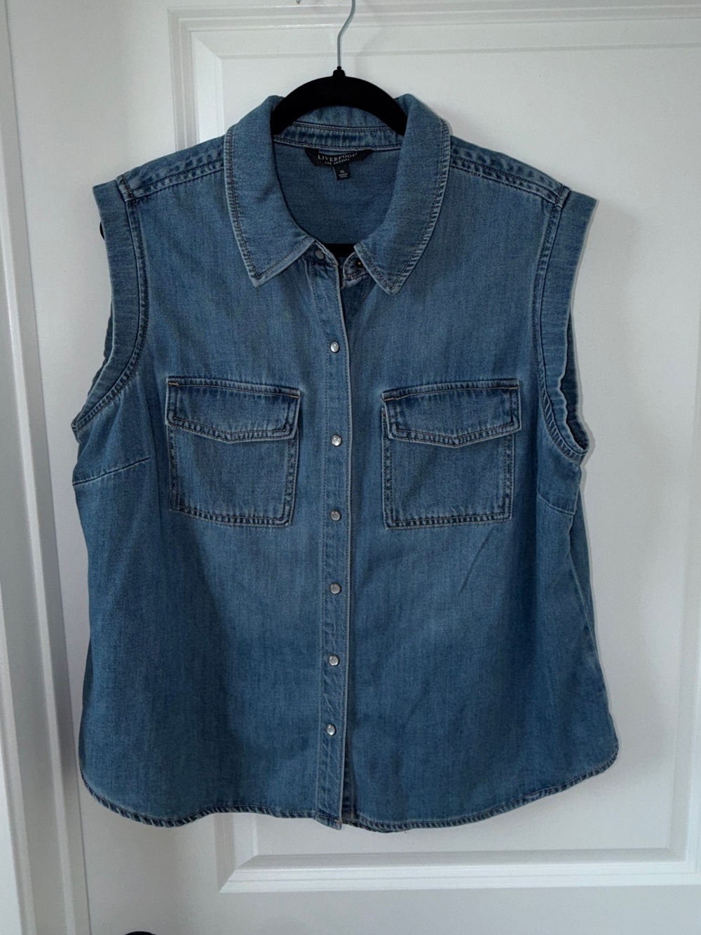 Liverpool Los Angeles Sleeveless Denim Button Down Shirt Top Size XL